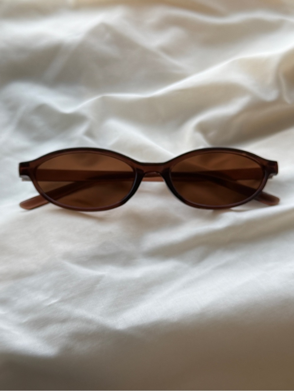 Women's Brown Oval Sunglasses - Timeless Fashion Accessory